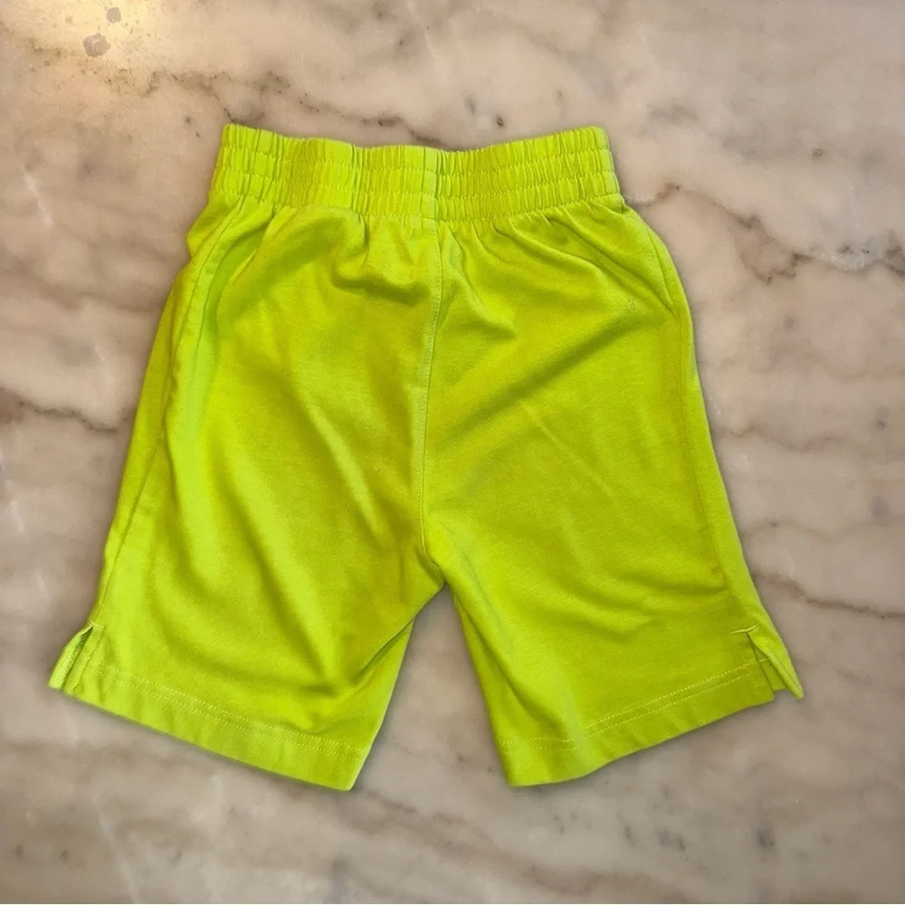 Boys Nike tank top and short set size 6like new